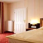 Otel Alte Landratsvilla Bender