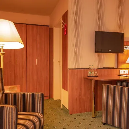 班德阿尔特兰德拉特斯别墅酒店 酒店 3*